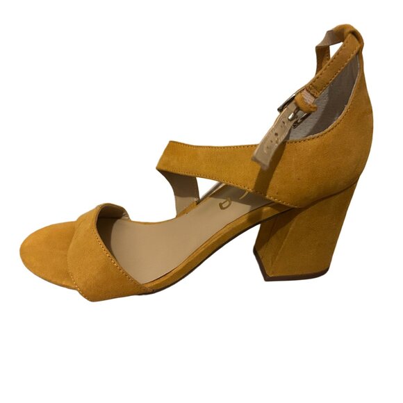 Women's Unisa 7 Golden Heels - Picture 1 of 3